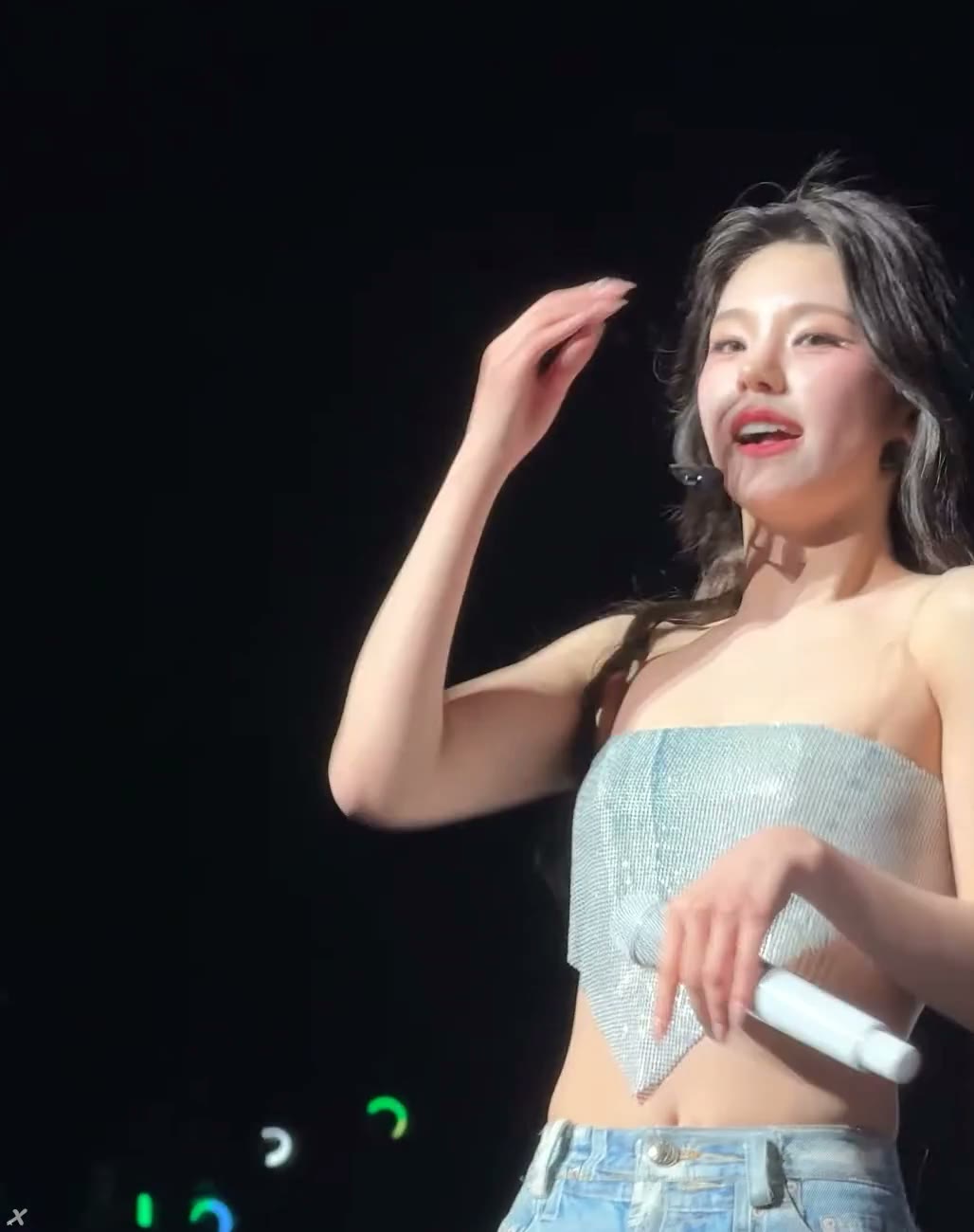 있지 예지 반다나 의상 머리 쓸어 올리는 겨드랑이 미모
