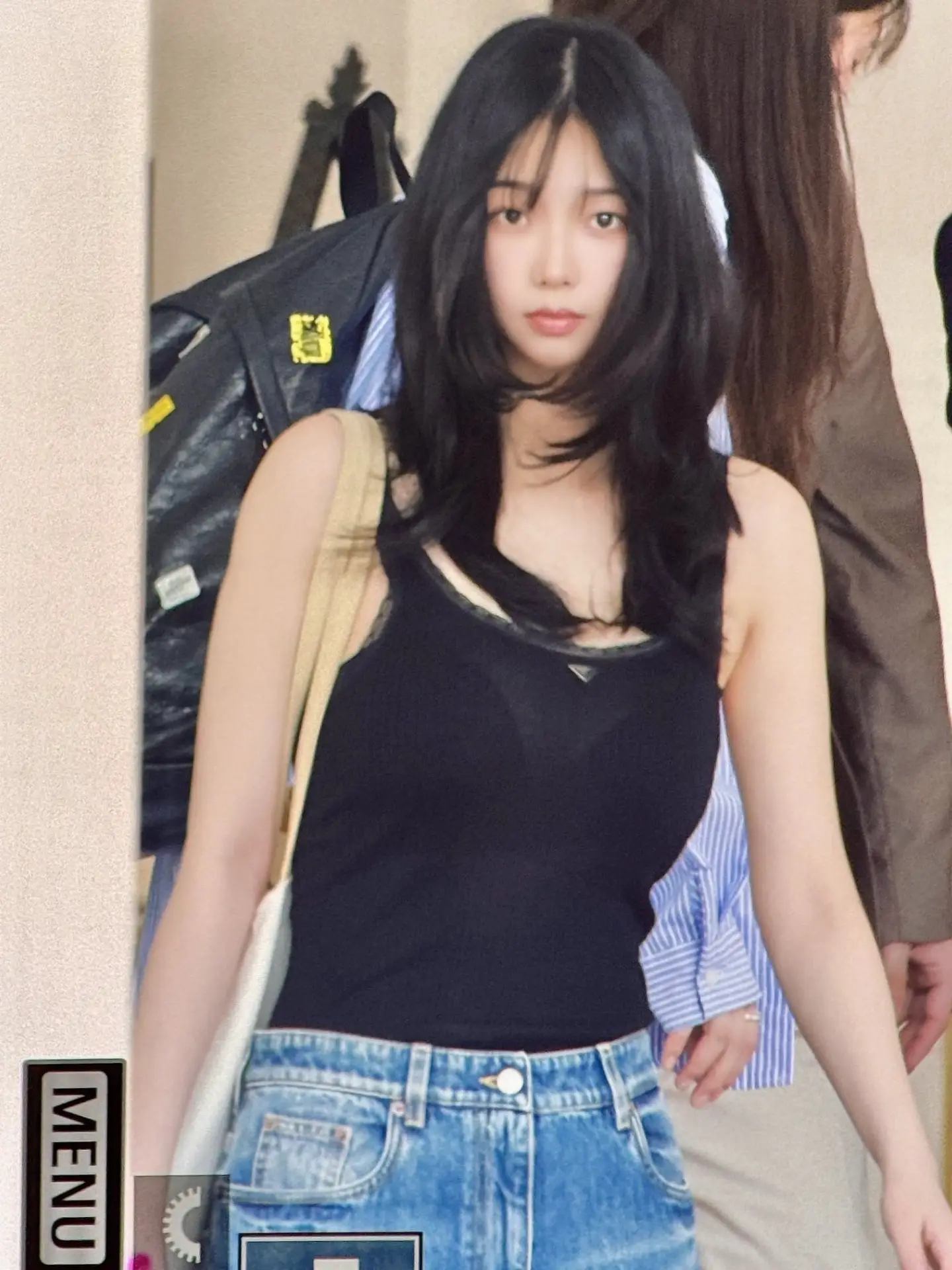 에스파 카리나 블랙 나시 시스루 블랙브라 가슴골 2