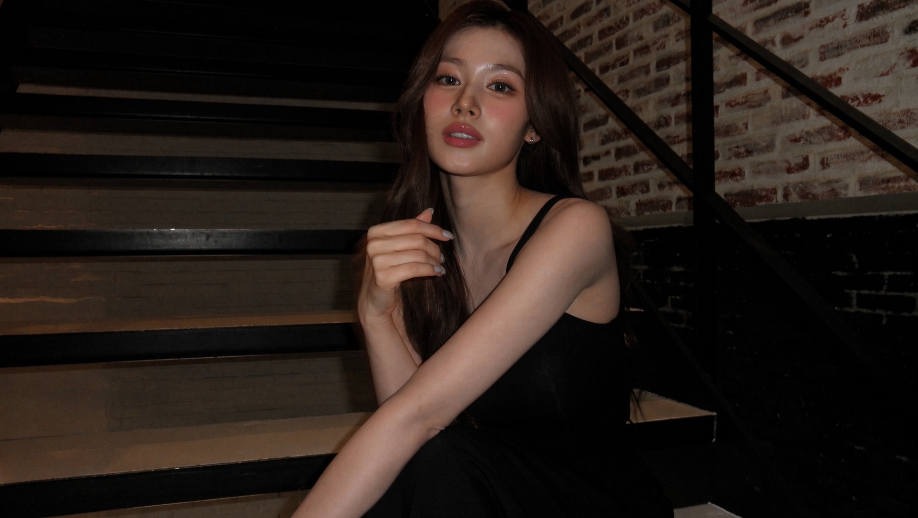 오사카 GOAT 사나 미모 근황 (jyp재계약 임박) 10