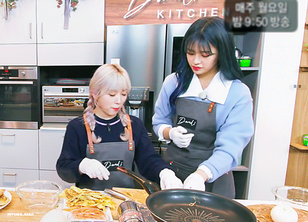 아이즈원 나코 안유진 피지컬 차이.gif 3