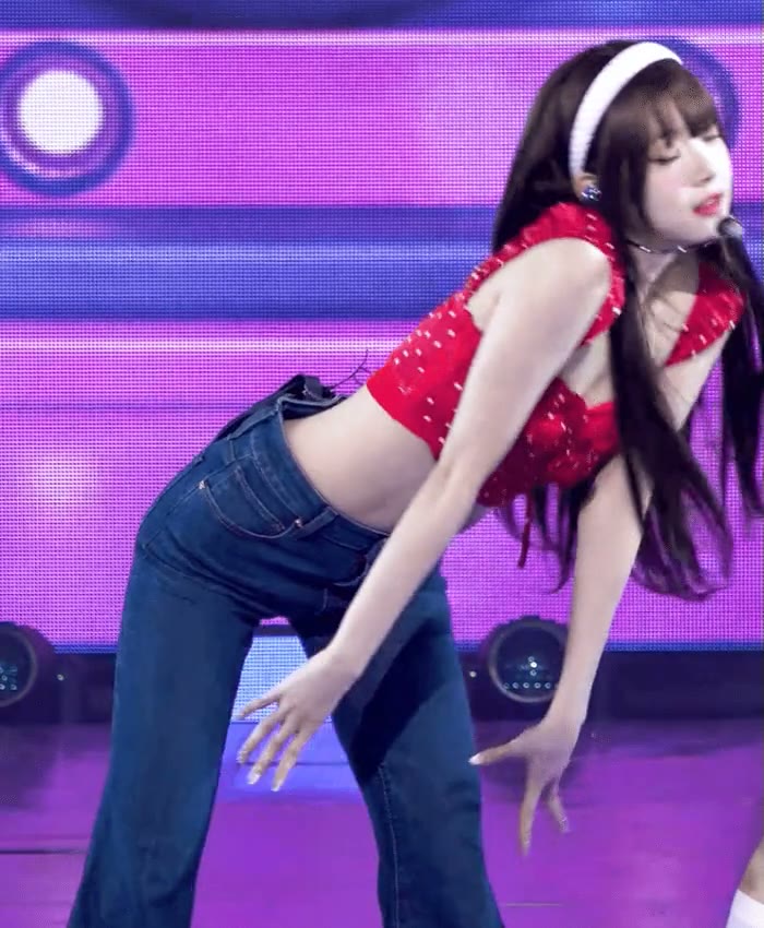 르세라핌 은채 작은 가슴골
