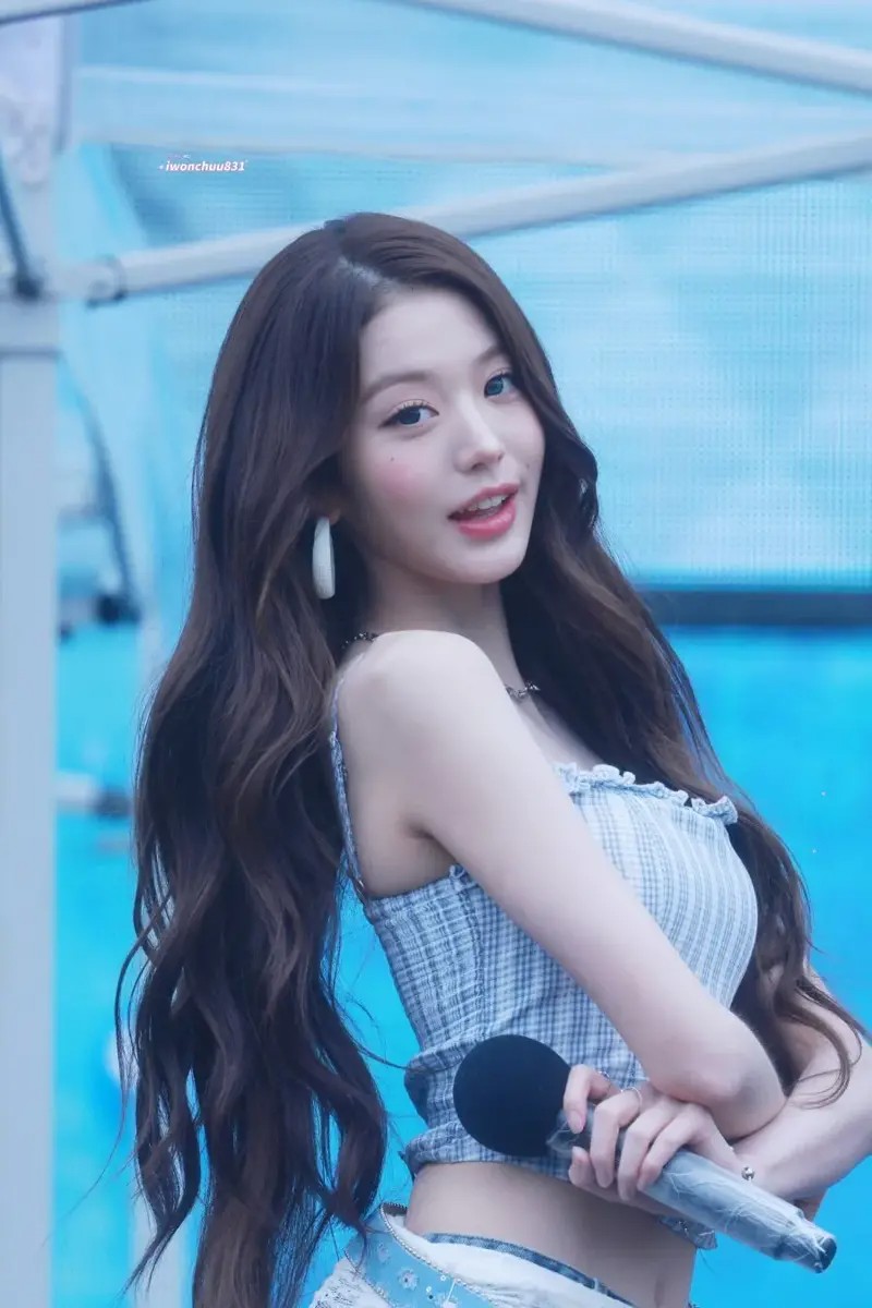 IVE Caribbean Bay Jang Wonyoung 10