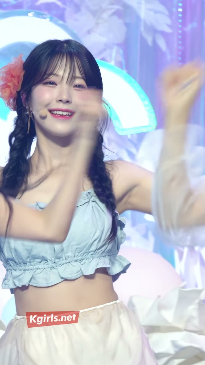 백지헌 겨드랑이가 시원한 민소매