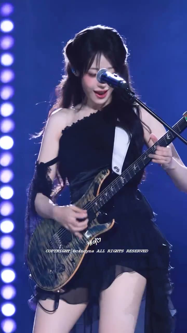 기타치는 냥뇽녕냥 QWER 히나 미모