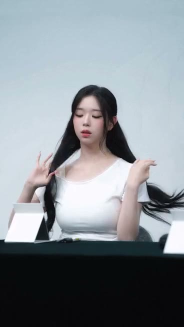 [트리플에스] 흰티만으로도 존재감이 확실한 김채연