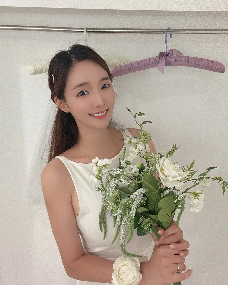 결혼 발표한 스텔라 민희 11