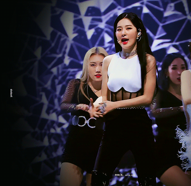 레드벨벳 슬기 시스루 민소매 4