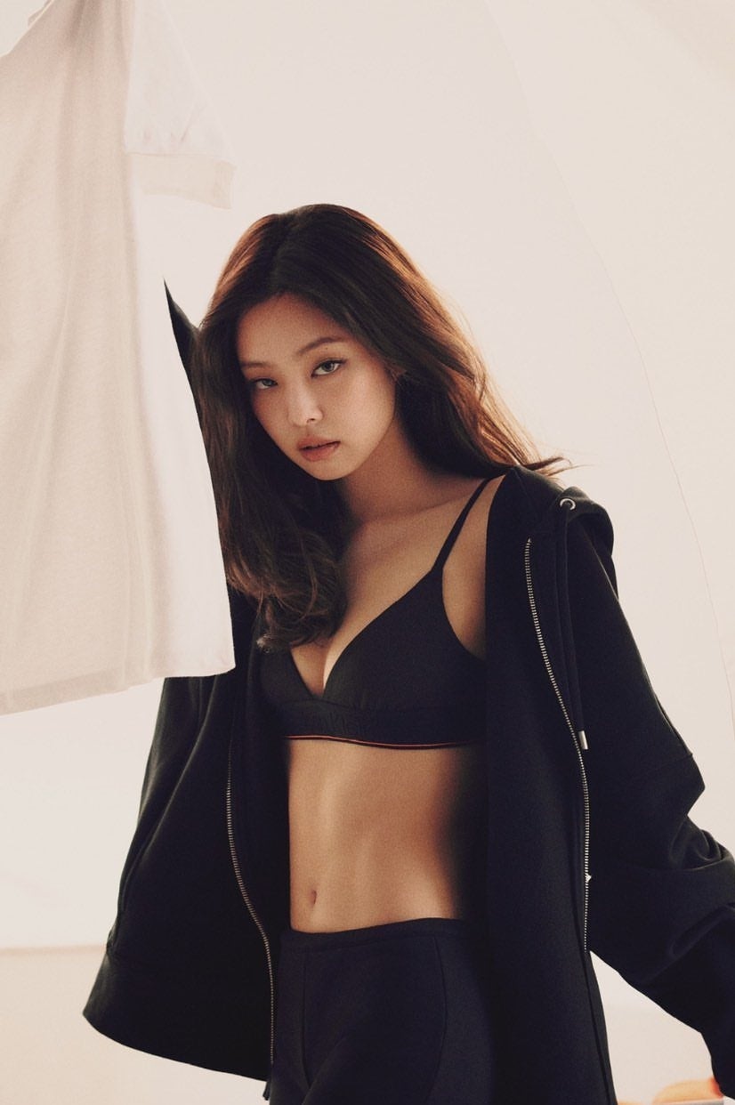 제니 x Calvin Klein 2