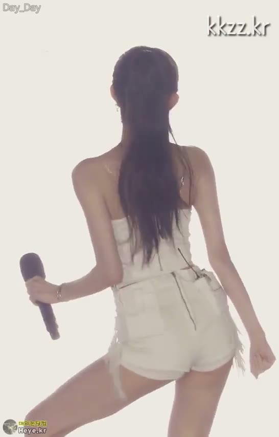 긴머리 핫팬츠 뒤태 가을 선배