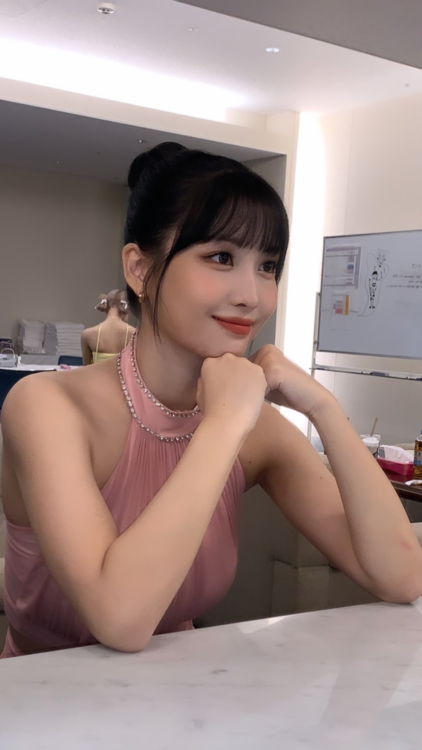 분홍드레스가 잘 어울리는 모모 1