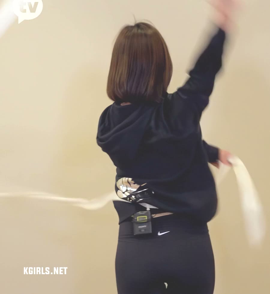 손연재, (여자)아이들 우기와 리듬체조 레슨
