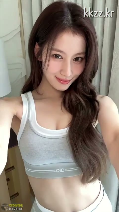 알로(ALO) 트와이스 사나 스포츠 브라탑 레깅스 몸매