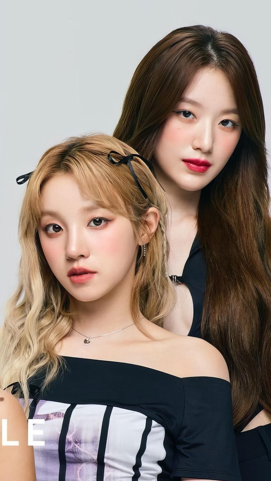 (여자)아이들 슈화 가슴 깊이 파인 의상 12