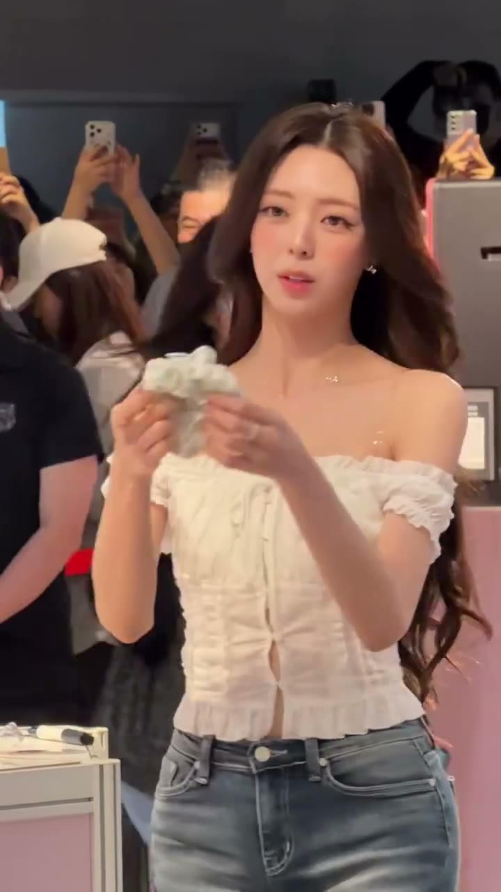 머리 묶는 있지 유나