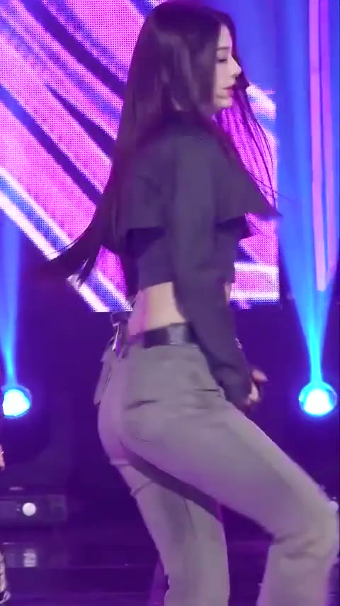 설윤 묵직한 청바지 하체