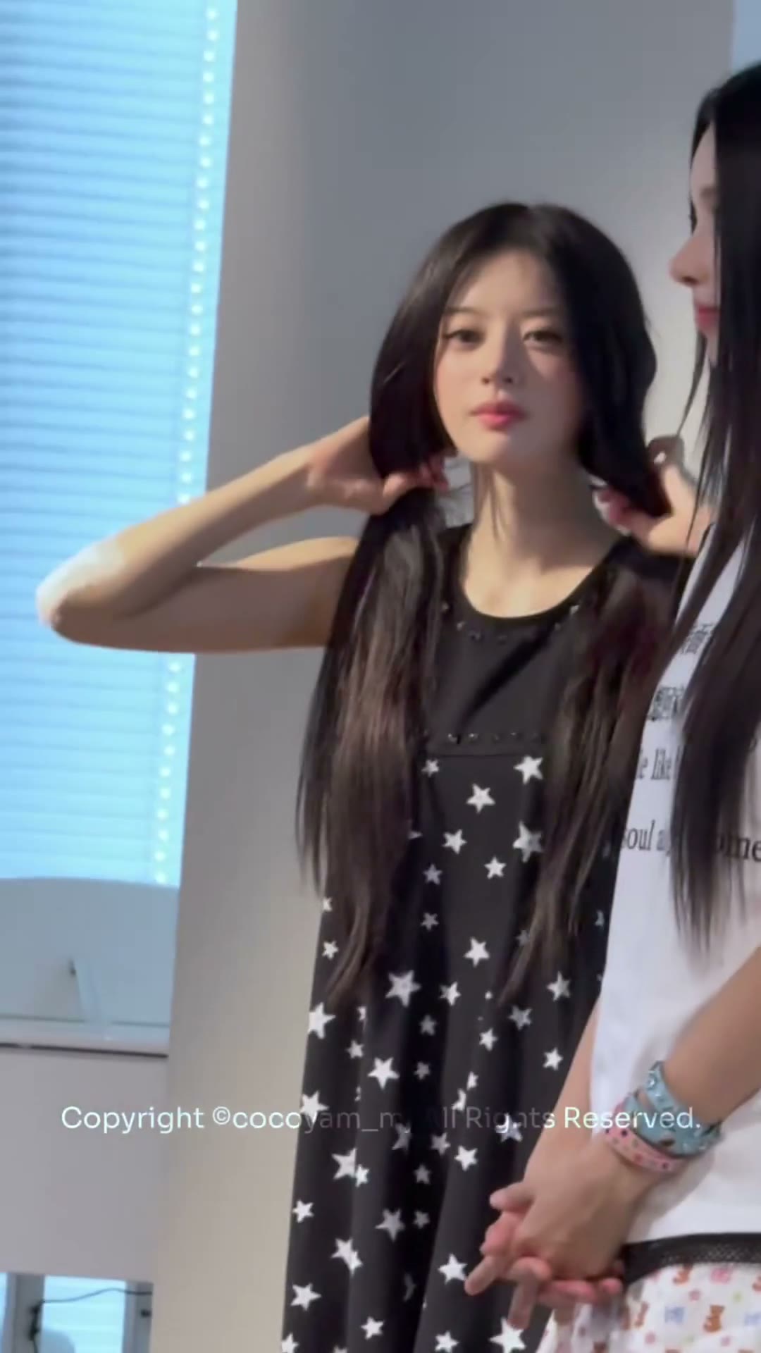 아일릿 민주 민소매