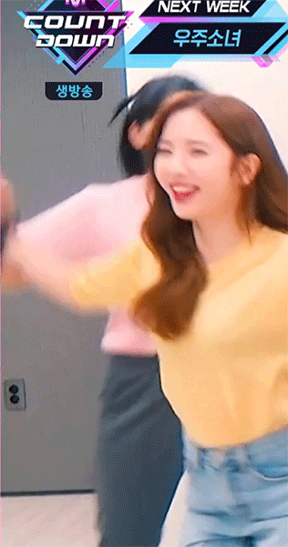 요염한 우주소녀.jpgif 9