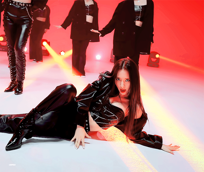 요염한 우주소녀.jpgif 10