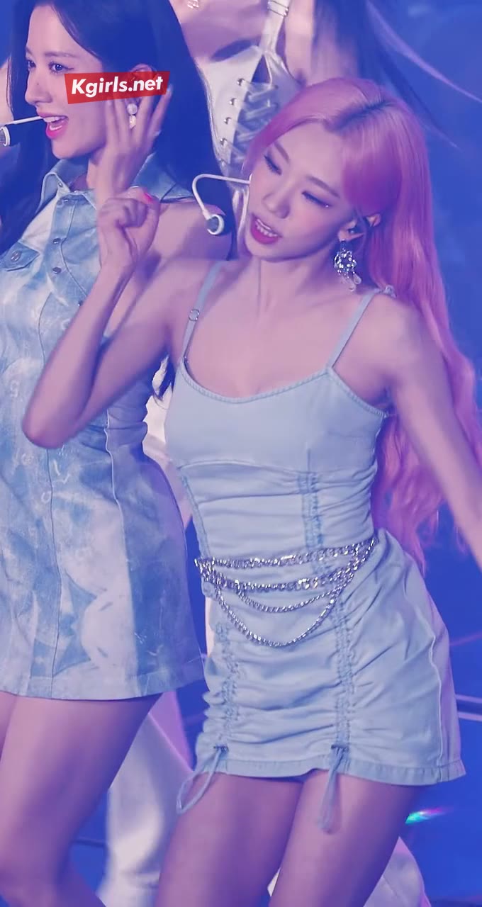 우주소녀 여름 아담한 볼륨감