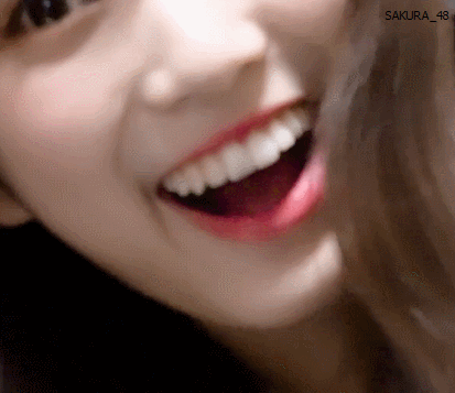 야부키 나코 매력적인? 미소.gif 1