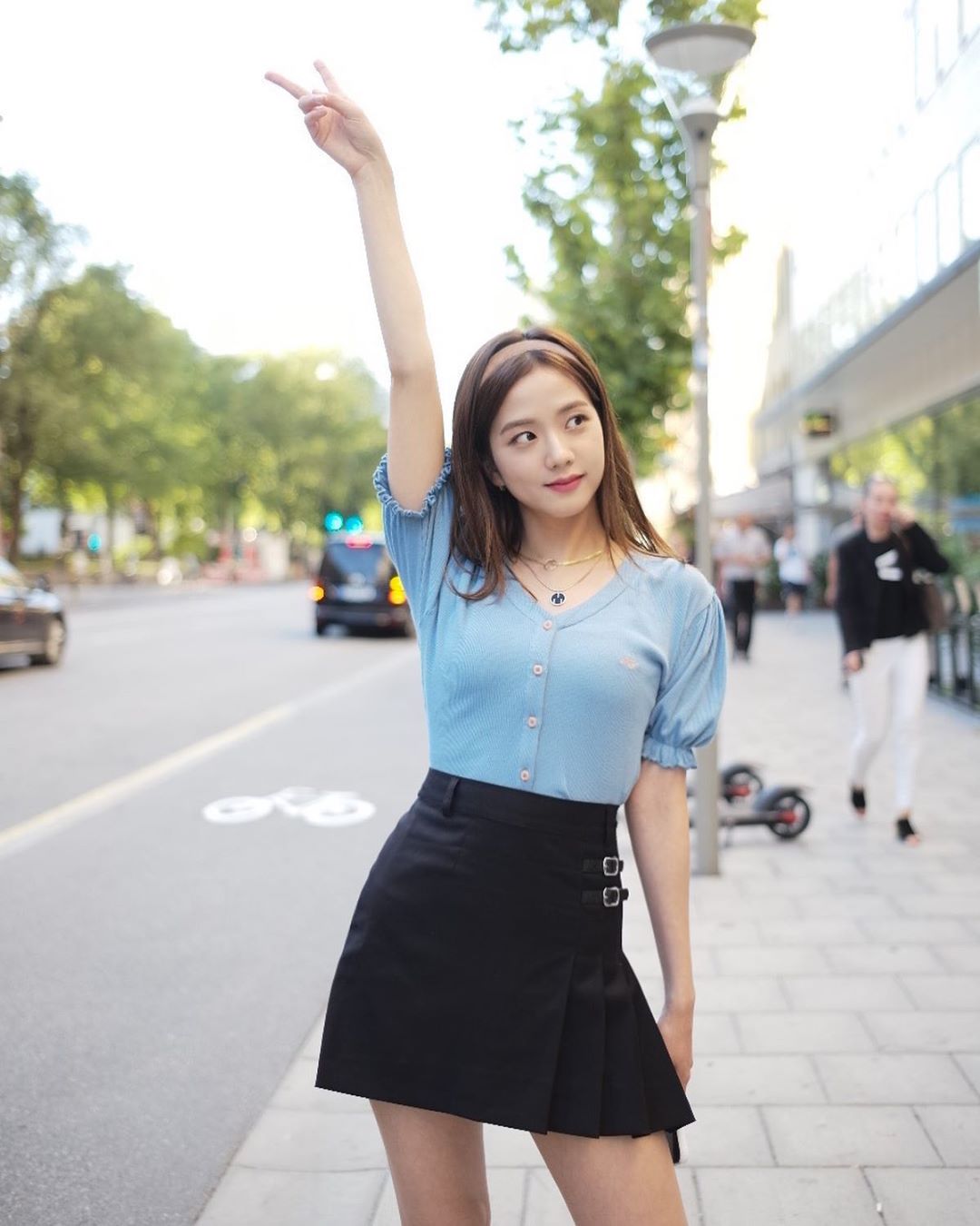 머리띠를 한 블랙핑크 지수 4