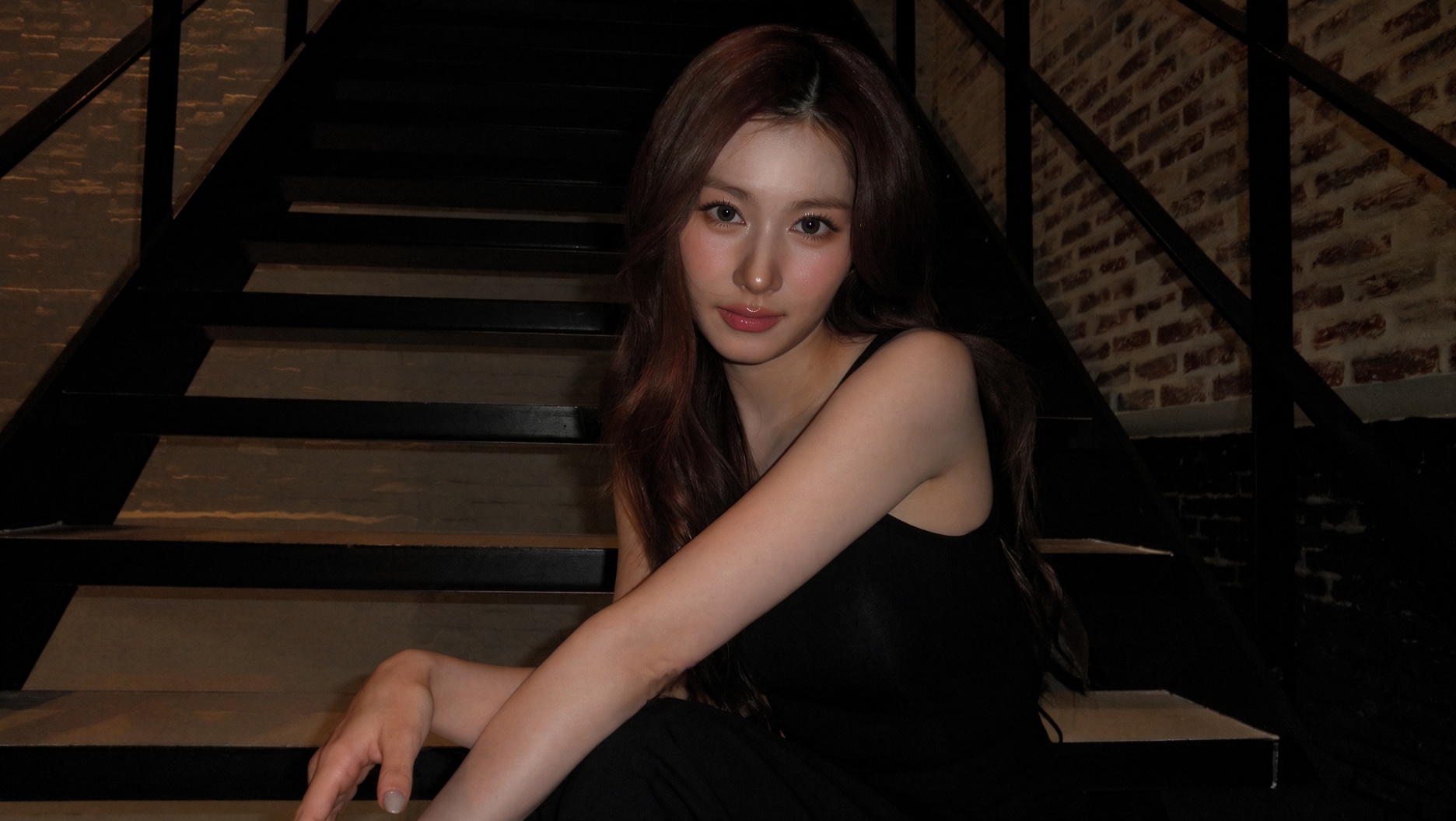 오사카 GOAT 사나 미모 근황 (jyp재계약 임박) 6