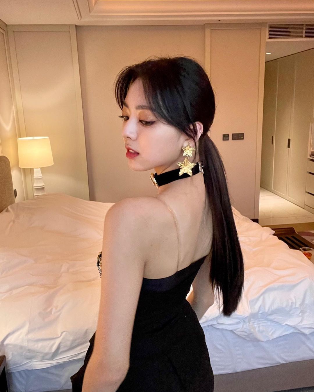 오늘자 itzy 유나 치명적인 드레스 자태 9
