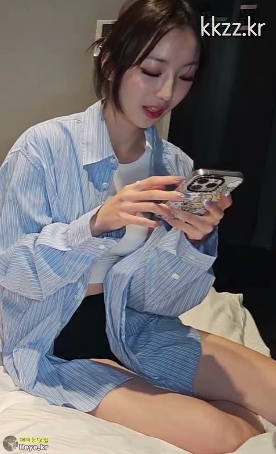 크롭티에 핫팬츠 하이키 리이나 움짤