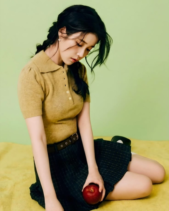 어필 하는 글래머 아이유 2