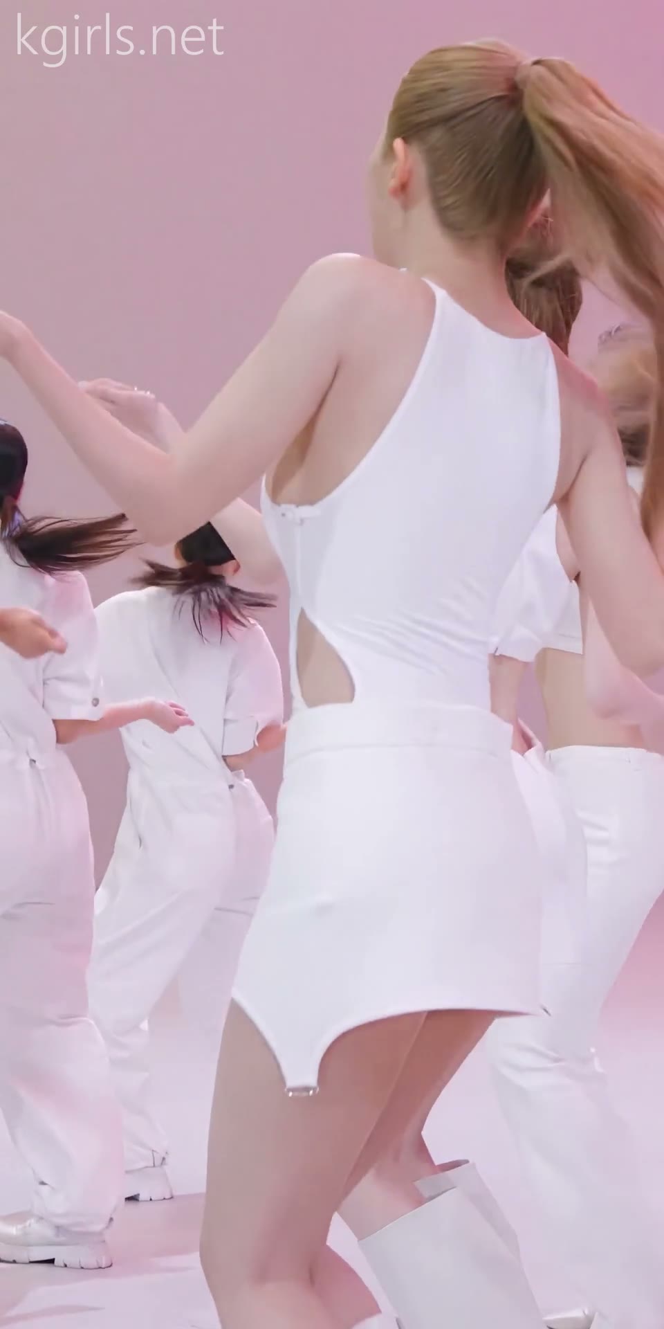 레드벨벳 슬기 옆트임 의상