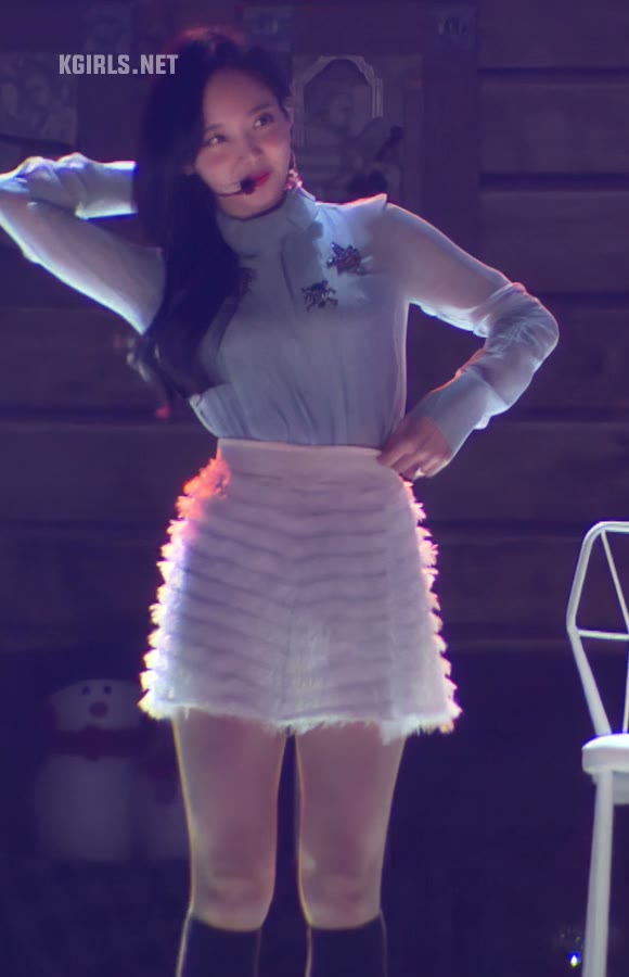 트와이스 나연 은은하게 투과되는 스커트