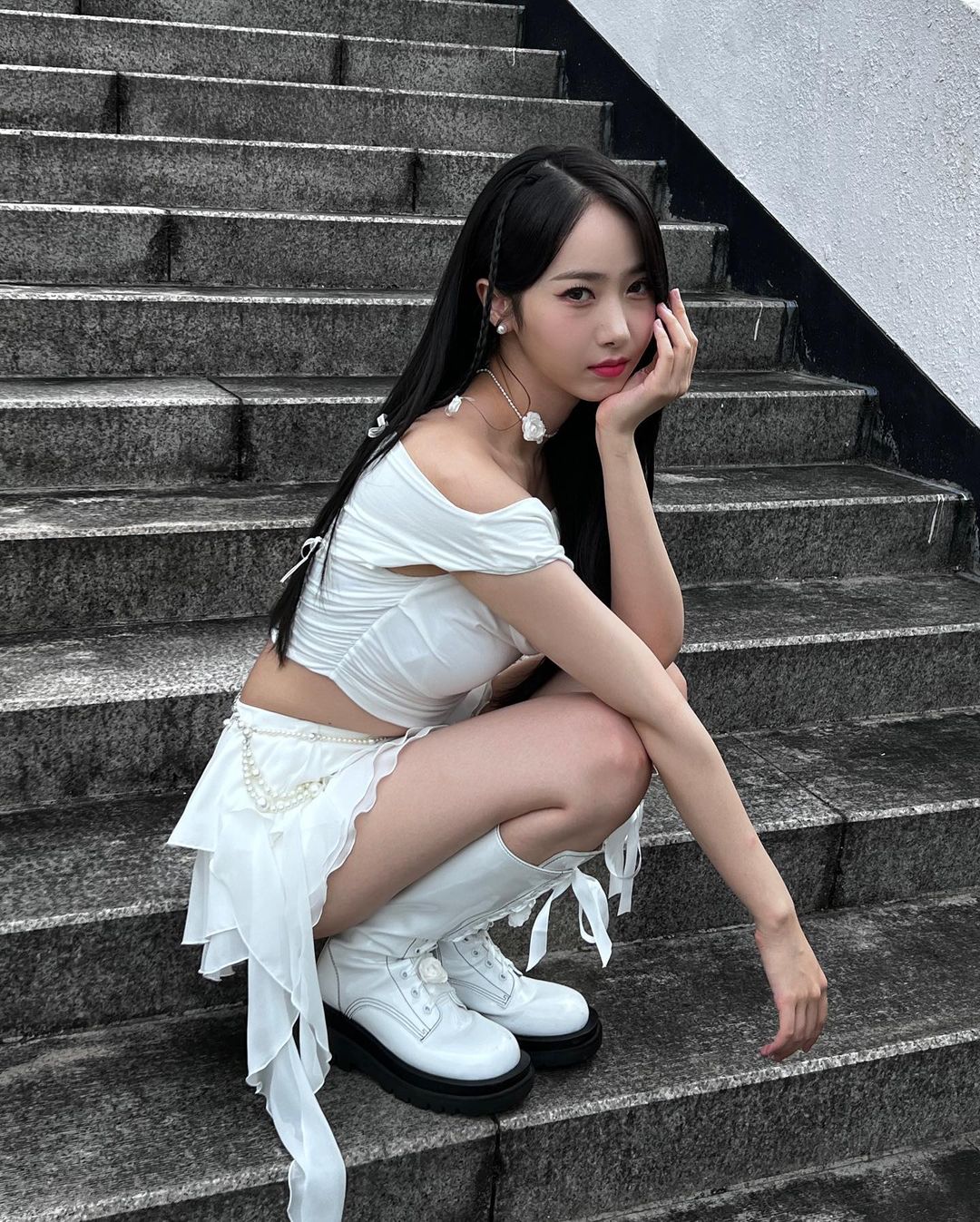 비비지 신비 봉긋함이 느껴지는 의상 10