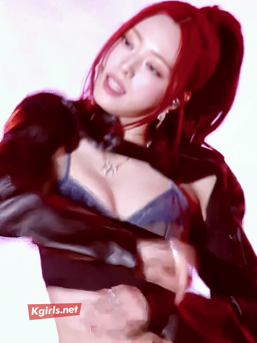 ITZY 있지 유나 뮤직뱅크 글로벌 페스티벌 청 브라탑 가슴골
