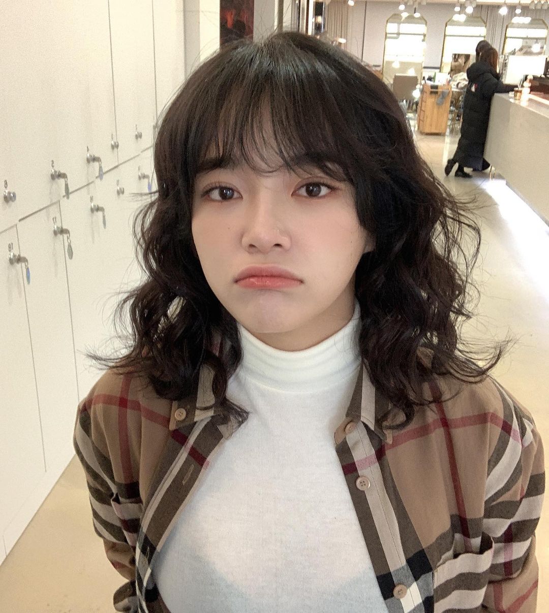 김세정 얇은 흰티속 검정브라 비침 2