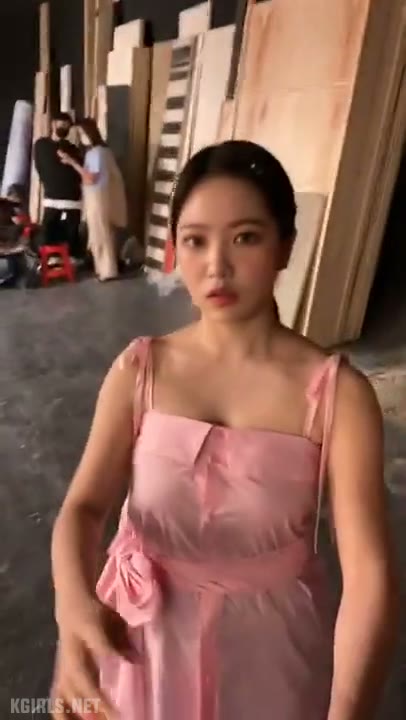 셀카봉으로 방송하는 레드벨벳 예리