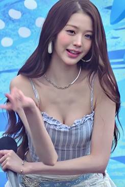 숙이는 아이브 장원영 움짤 1