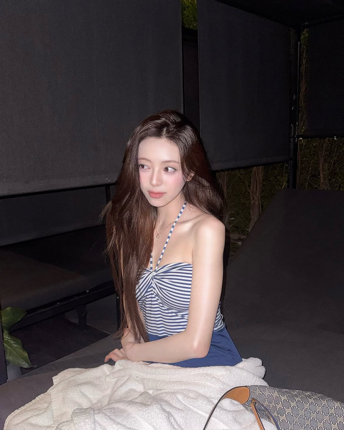 [ITZY] ITZY 유나 수영복 9