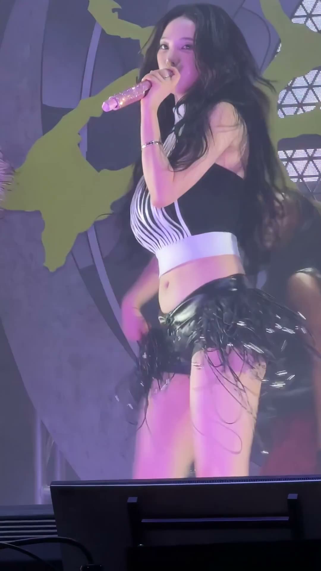 롤라팔루자 에스파 카리나 위플래쉬