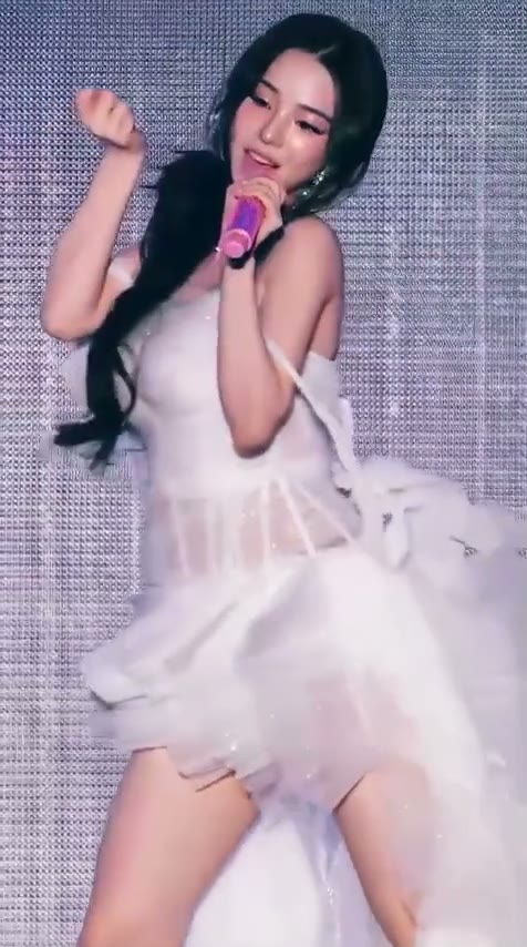 카리나 하얀 드레스