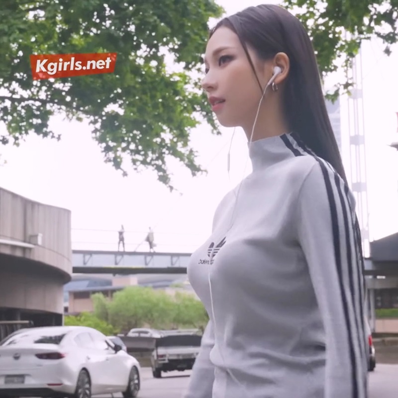 에스파 카리나 봉긋한 옆태 3