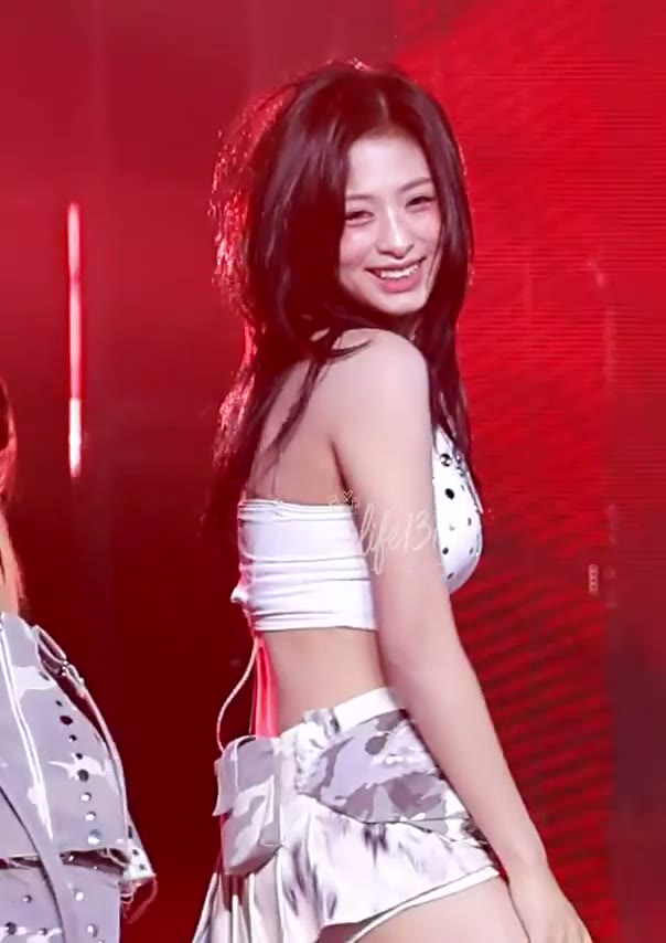 베이비몬스터 아현 벅떨