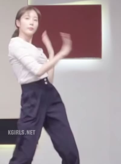 에이프릴 채경 안무 연습 편한 옷차림