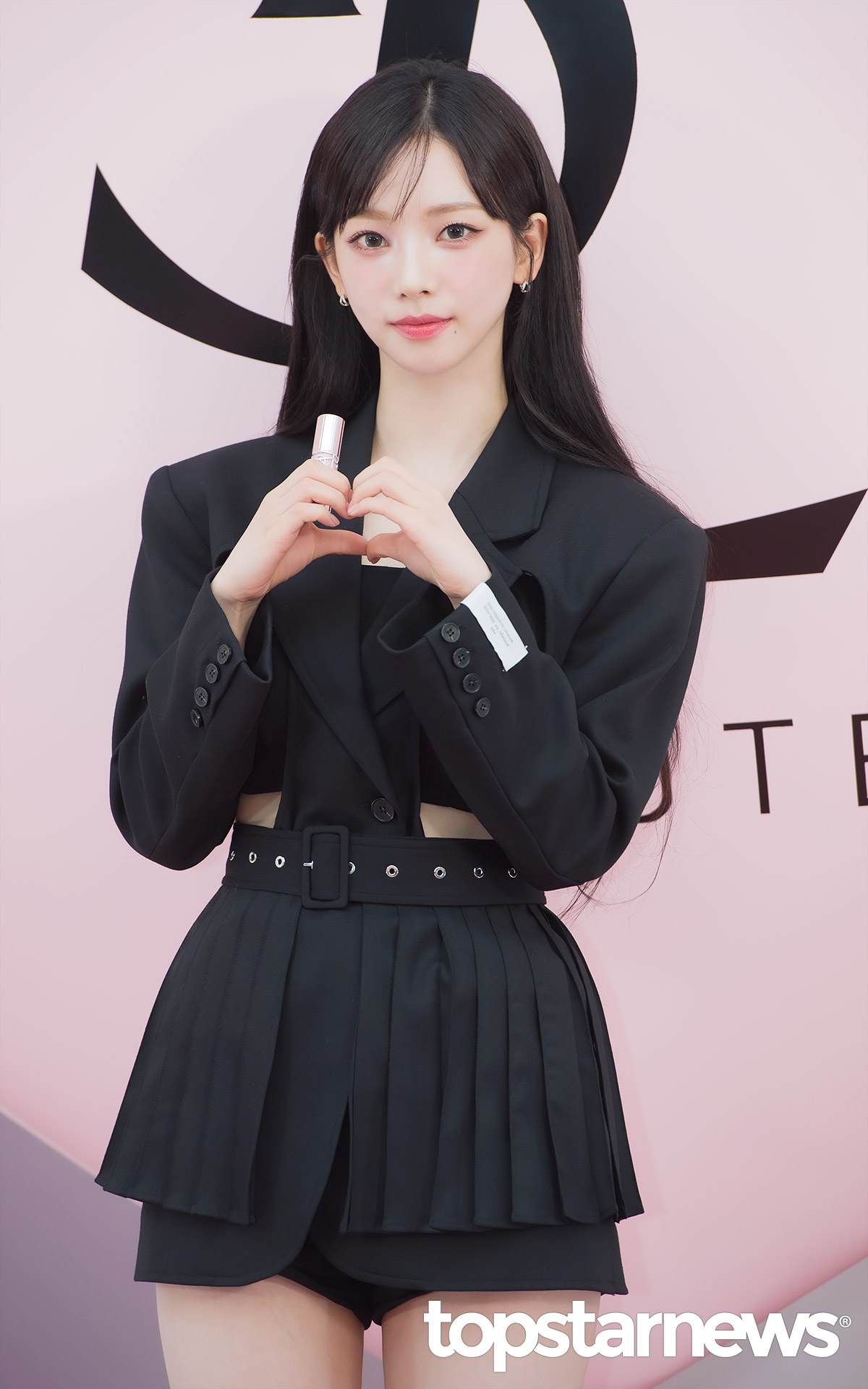 에스파 카리나 새하얀 각선미 6