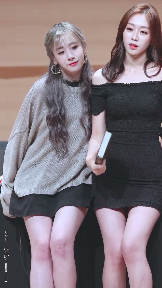 러블리즈 서지수 숨막히는 블랙 드레스 자태
