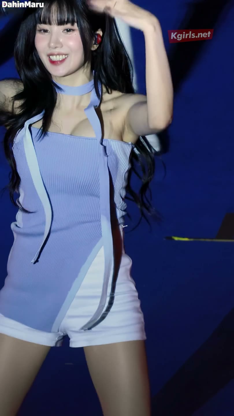 권은비 오늘자 대학축제 무브먼트