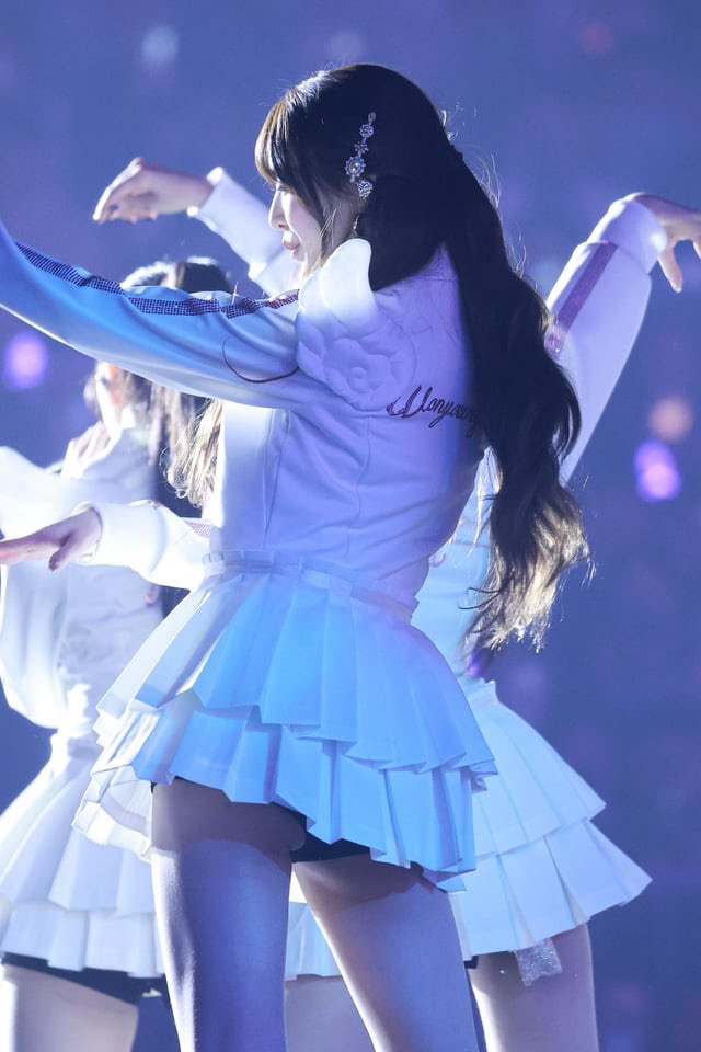 원영 엉덩이 2