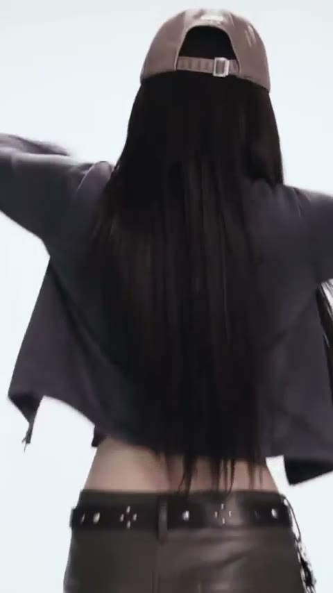 에스파 카리나 MLB 민소매 블랙 민소매 크롭탑