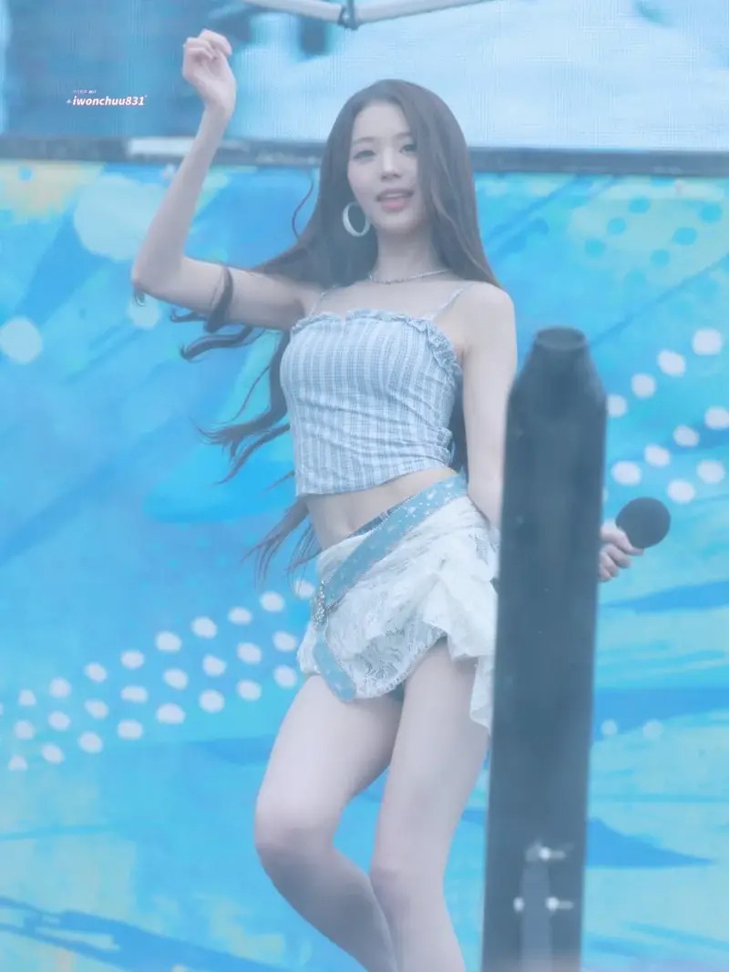 IVE Caribbean Bay Jang Wonyoung 9