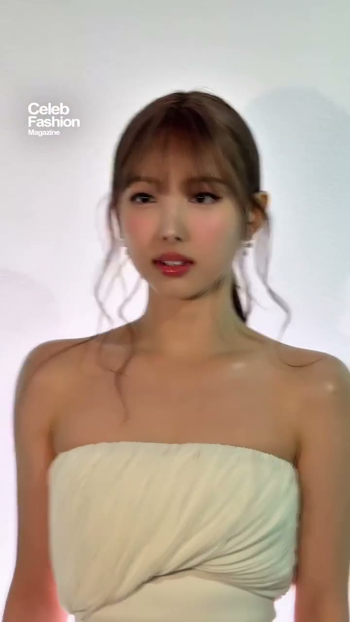 나연 바이레도 행사 실루엣