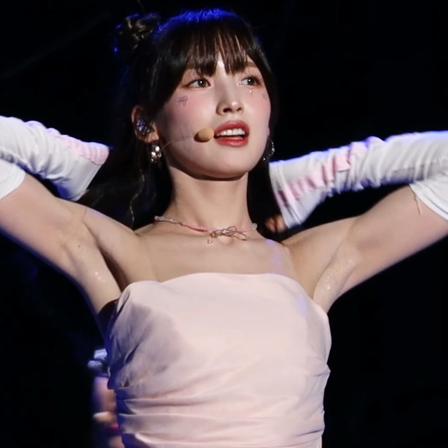 오마이걸 아린 촉촉하게 빛나는 겨드랑이 10